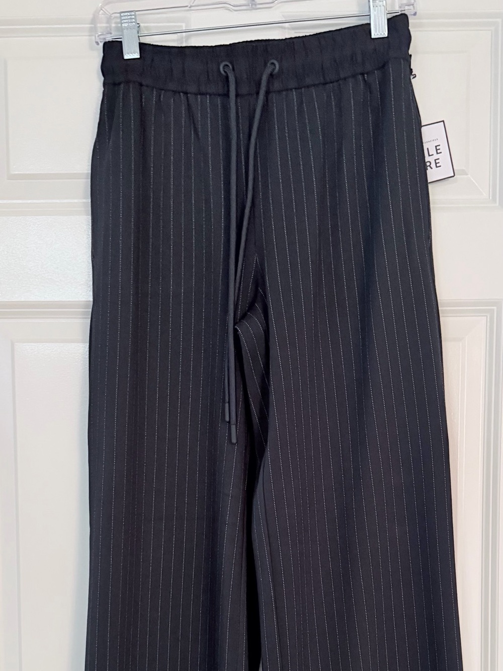 BELLE VERDE DARK NAVY PINSTRIPED WIDE LEG PANTS - XS TAGS ON